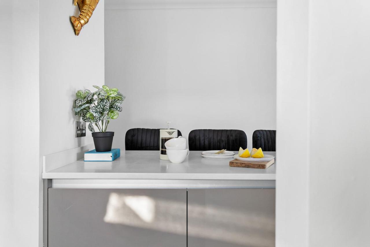 The Seaview Suites At The Corbyn Apartments トーキー エクステリア 写真